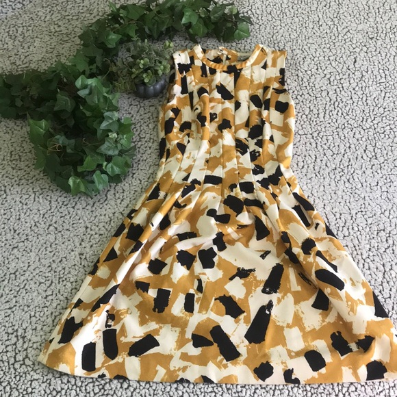 Gorgeous Yellow Patterned Dress - Picture 1 of 3